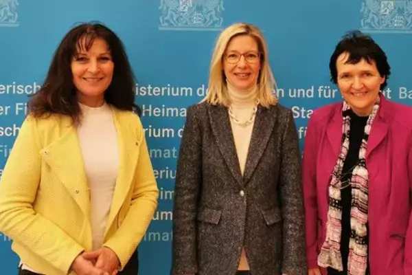 Walburga Krefting, Dr. Nicole Lang, Ulrike Neiser